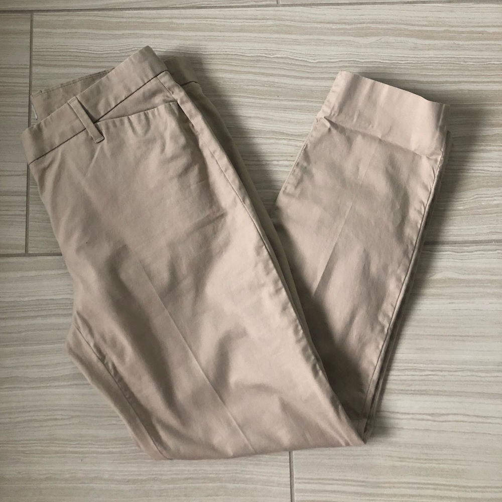 Slim crop ankle pant in khaki.